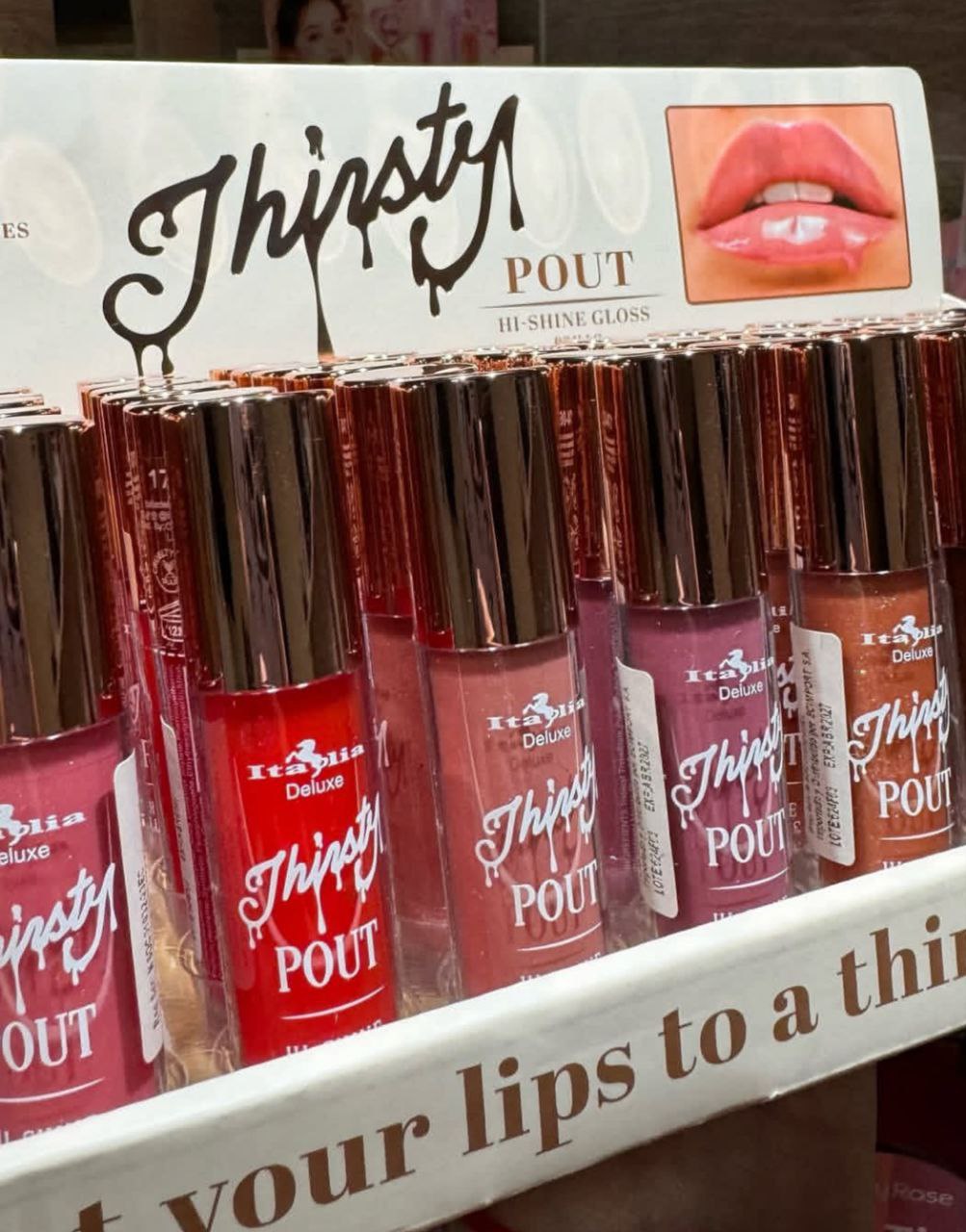 Gloss Thirsty Pout – Brillo Intenso y Labios Hidratados 💋✨